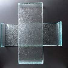 Vetro con profilo a U ultra trasparente 6 mm 7 mm 8 mm Vetro temperato con canale a U a basso contenuto di ferro
