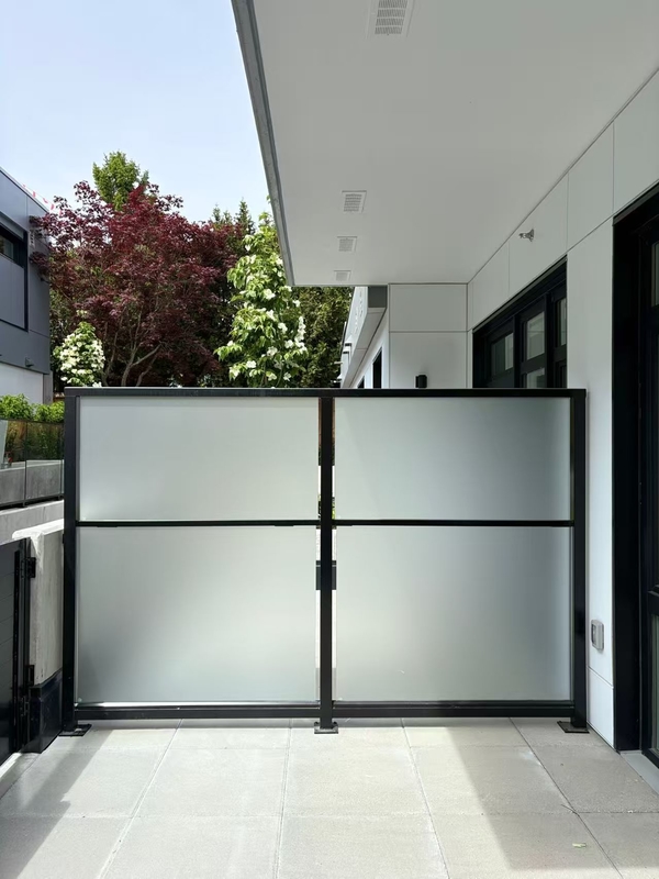 Ringhiera in vetro per piscina, Recinzione, Porta della doccia, Balaustra, Parete divisoria, Curvo, Sgp laminato, Antiproiettile, Smaltato, Colorato, Vetro decorato