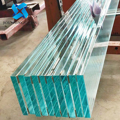 Forma personalizzata 8 mm vetro rinforzato a ferro basso trasparente per mobili