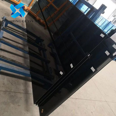 Vetro temperato colorato su misura 10 mm nero