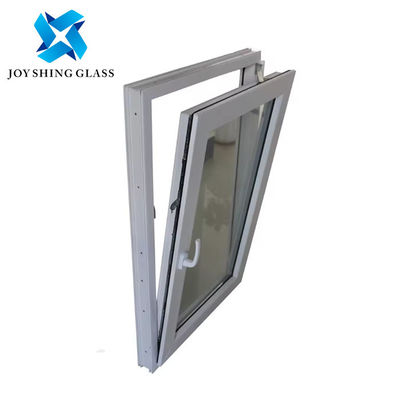 Finestre Upvc inclinate e girate con schermi